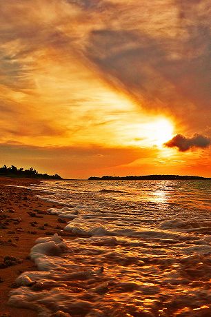 沖縄久米島イーフビーチからの夕陽 iPad/Androidタブレット待受け