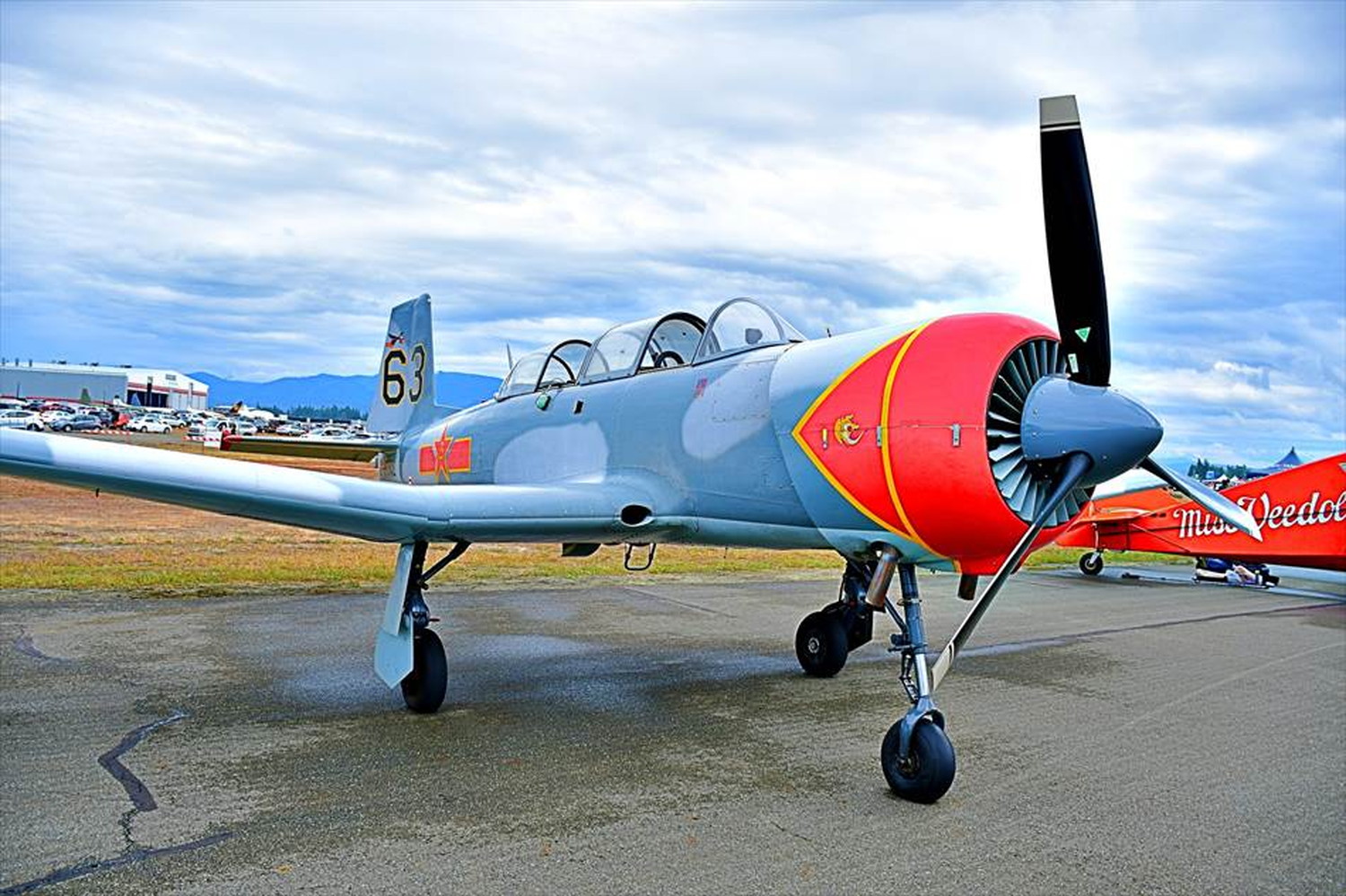 飛行機と戦闘機のポストカードとポスター用の写真です|著作権フリー