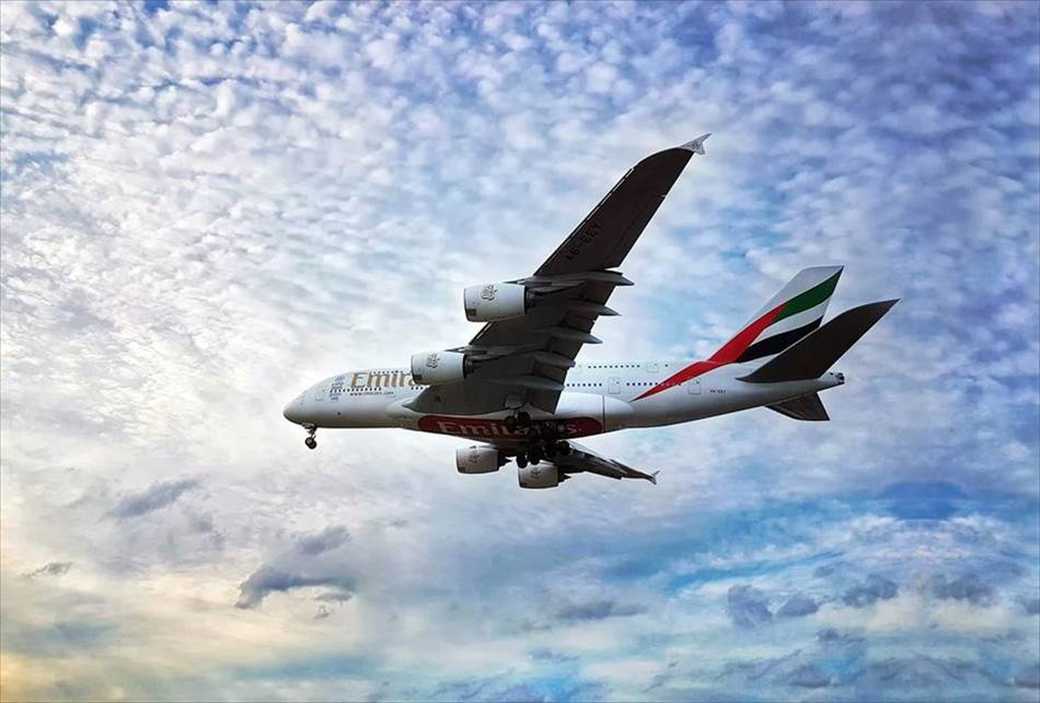 飛行機と戦闘機のポストカードとポスター用の写真です|著作権フリー