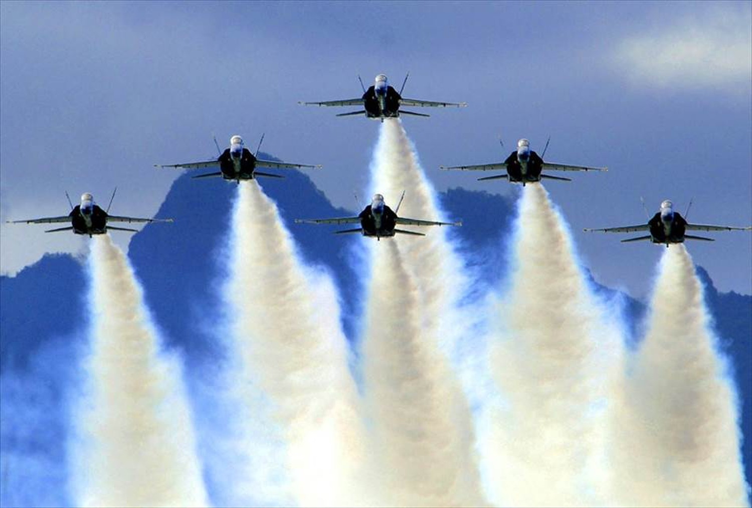 飛行機と戦闘機のポストカードとポスター用の写真です|著作権フリー