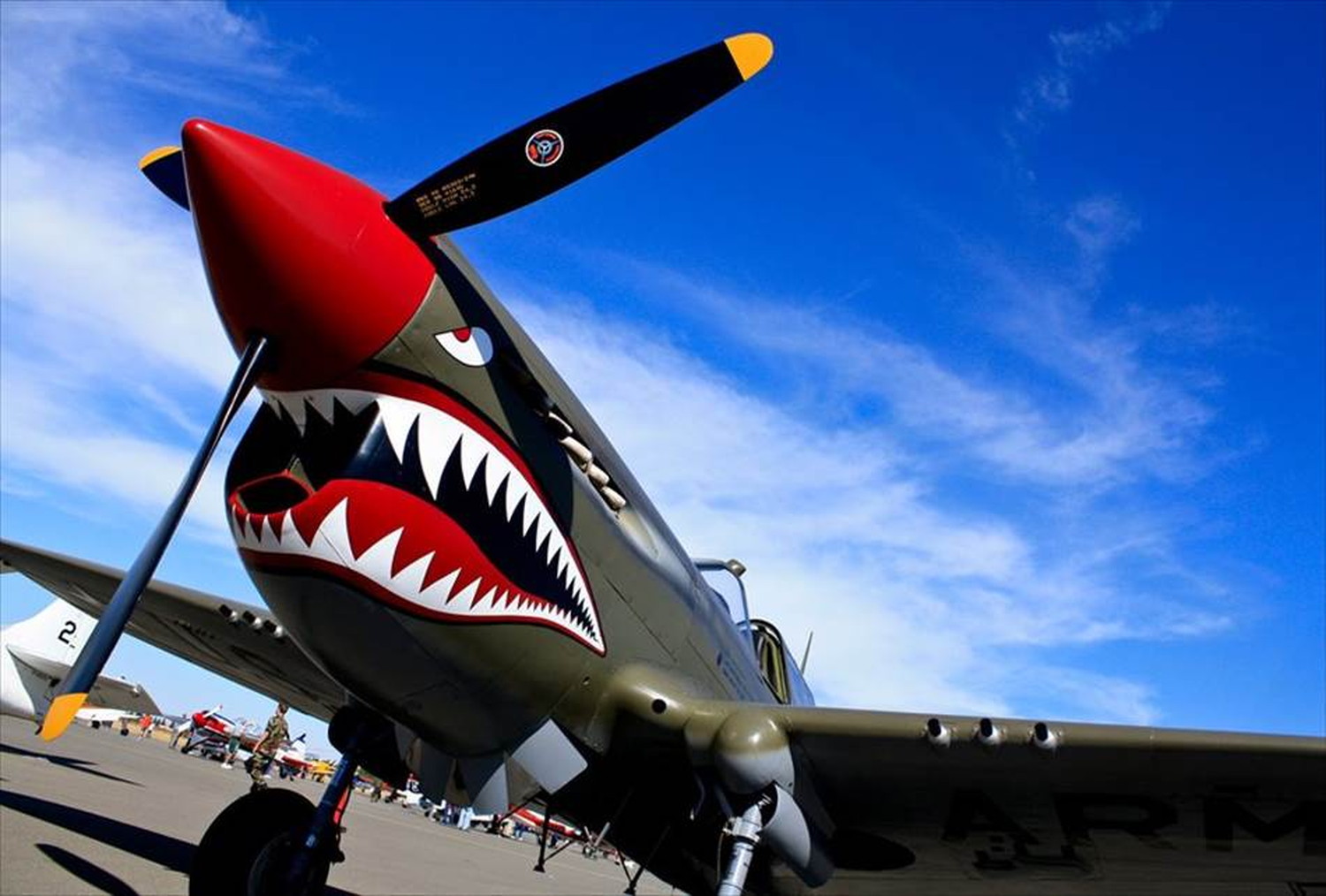 飛行機と戦闘機のポストカードとポスター用の写真です|著作権フリー