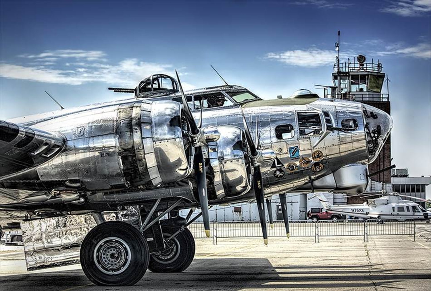 飛行機と戦闘機のポストカードとポスター用の写真です|著作権フリー