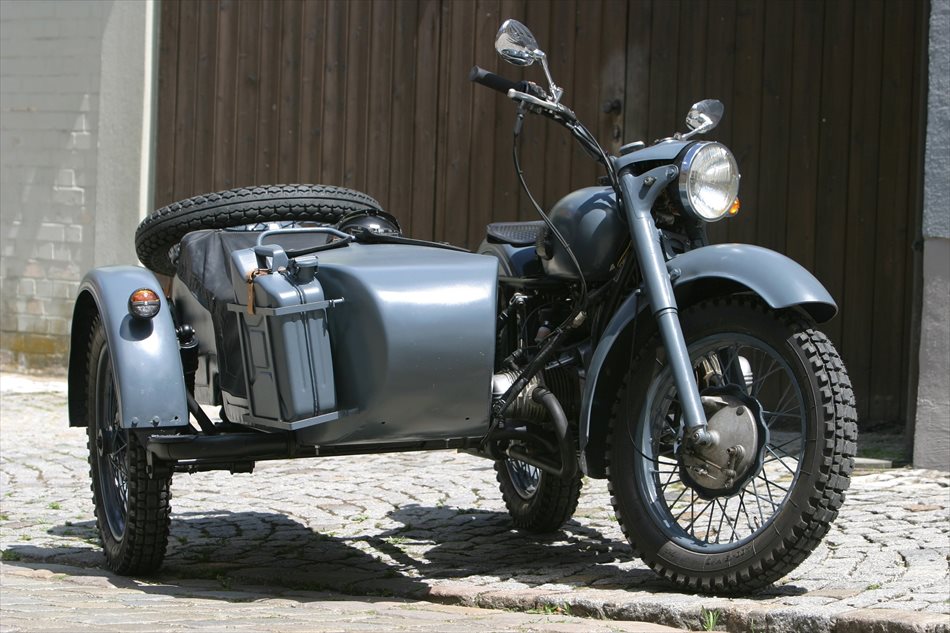 バイク、単車のポストカードやポスター用の写真です|著作権フリー