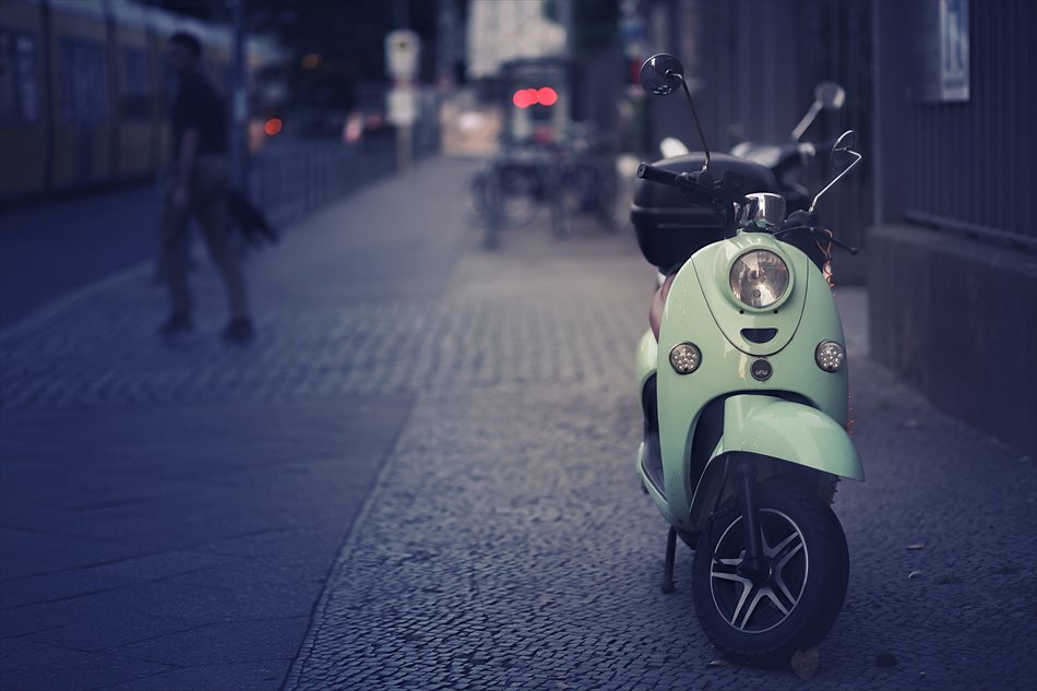 バイク、単車のポストカードやポスター用の写真です|著作権フリー