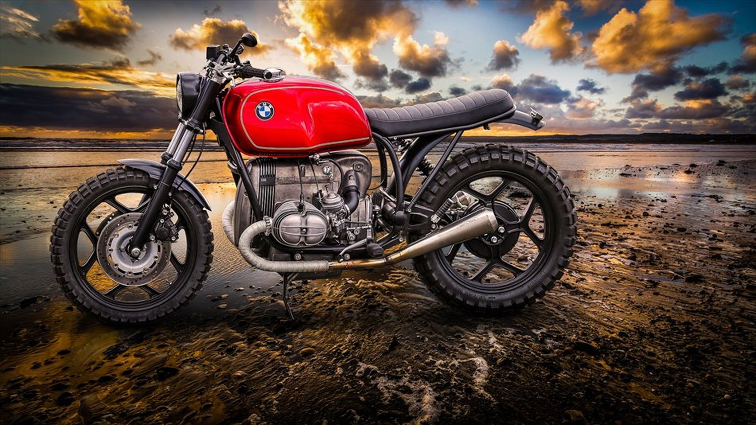 バイク、単車のポストカードやポスター用の写真です|著作権フリー