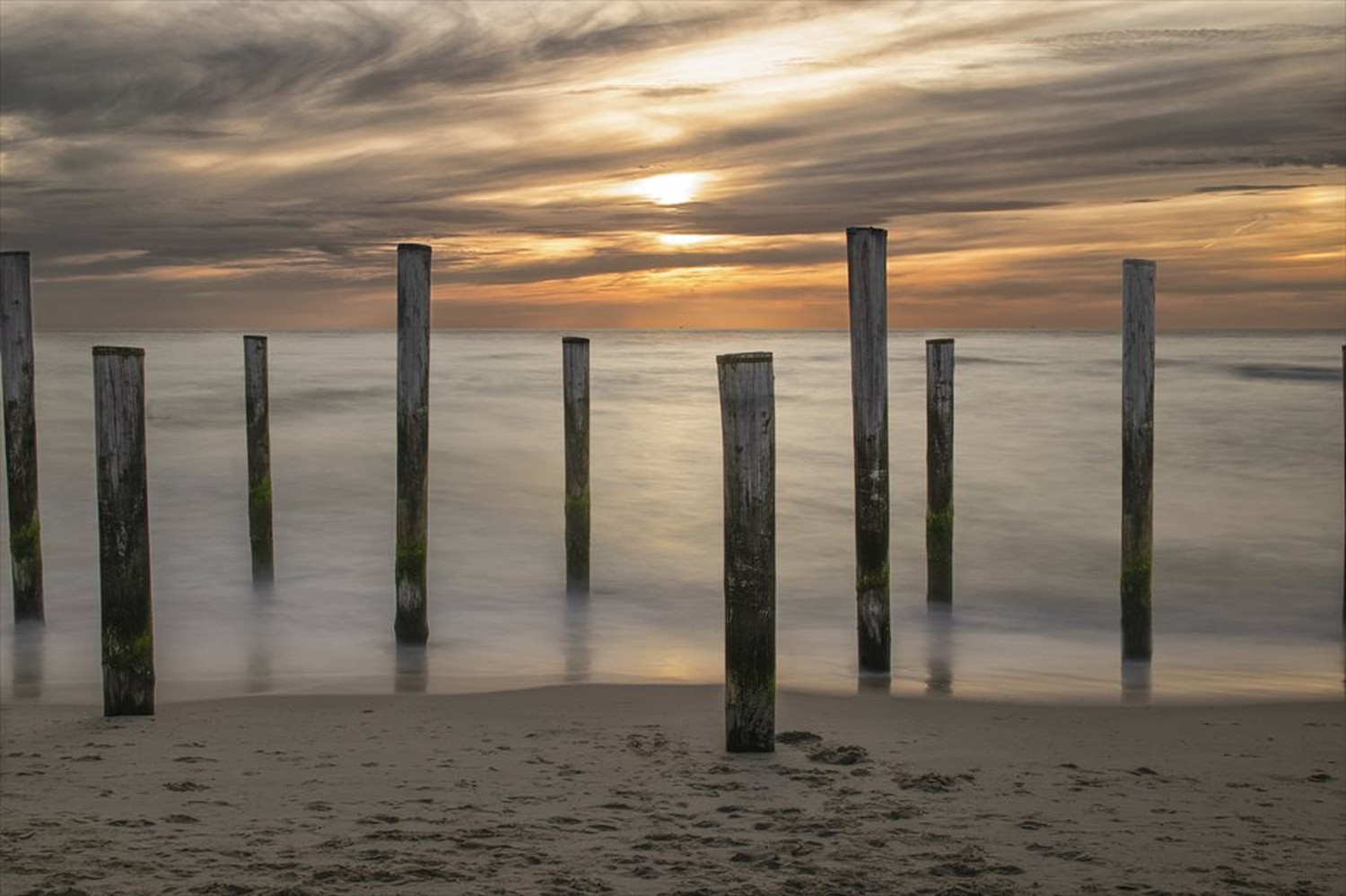 世界のビーチのポストカードやポスター用の写真です|著作権フリー