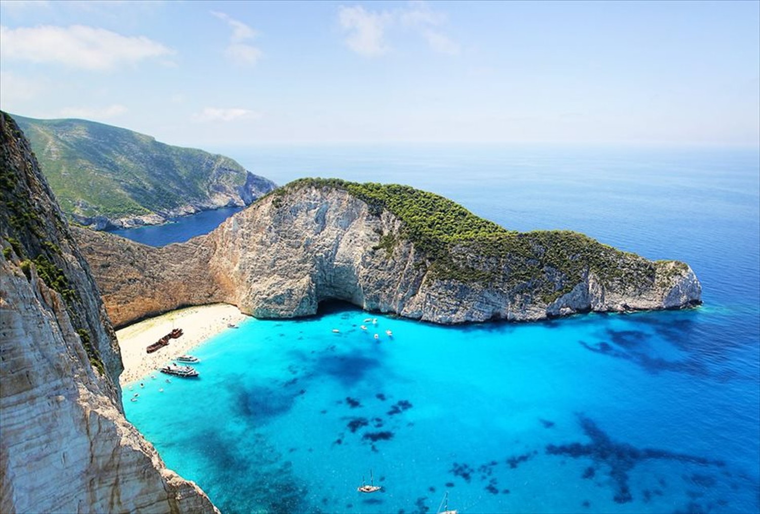 世界のビーチのポストカードやポスター用の写真です|著作権フリー