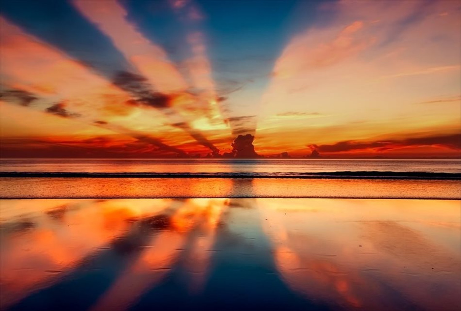 世界のビーチのポストカードやポスター用の写真です|著作権フリー