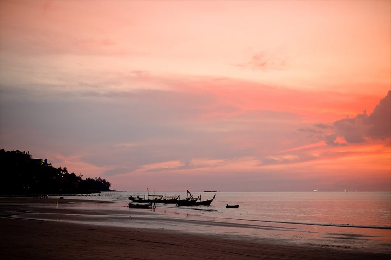 世界のビーチのポストカードやポスター用の写真です|著作権フリー